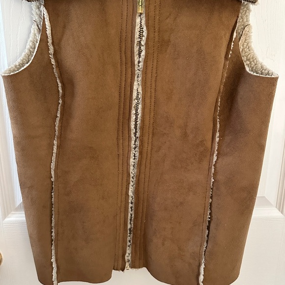 MICHAEL Michael Kors Tan Sherpa-Lined Vest - Picture 2 of 6